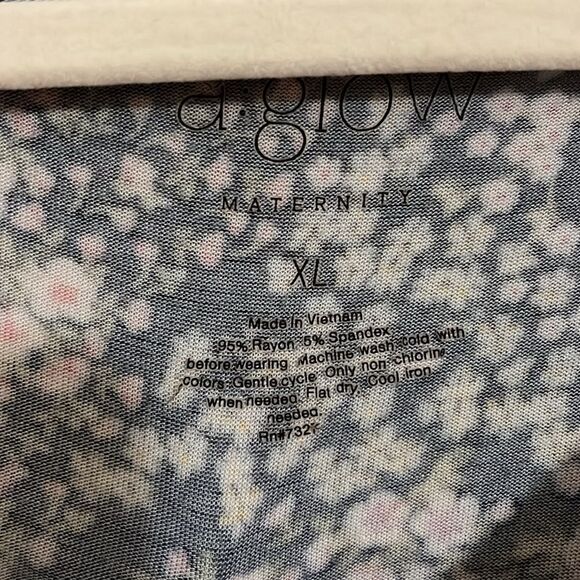 Kohl’s a:glow maternity floral side tie blouse - Picture 3 of 4